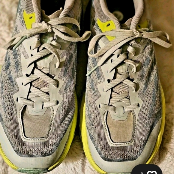 Hoka One One Speedgoat 5 Low Gray Yellow 1123158-MTLL Men's 10 Great Cond - Picture 3 of 5